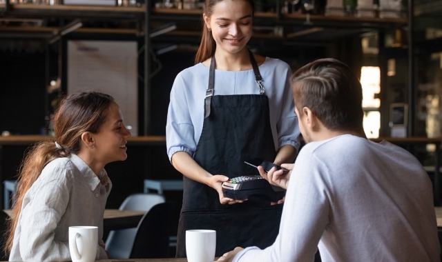 Come richiedere il POS mobile per negozi, piccole imprese e professionisti