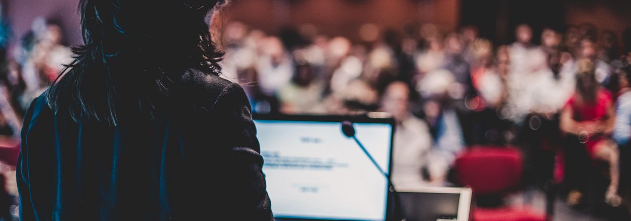 Public speaking: 10 strategie vincenti per eventi online e dal vivo